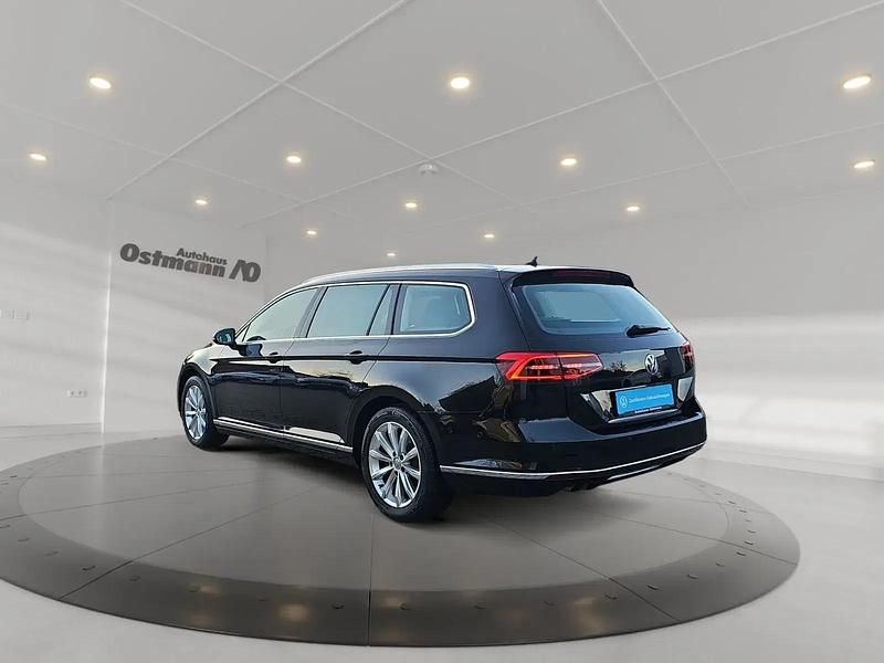 Gebraucht VW Passat Highline 179 PS (131 kW) 2017 Schwarz Kombi