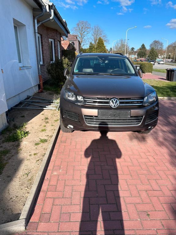 Braun Gebraucht 2012 VW Touareg SUV | 12.800 € (Guter Preis) - Bild 1/4