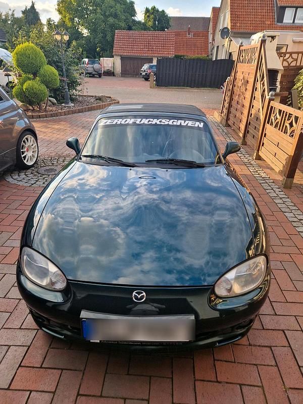 Grün Gebraucht 1999 Mazda MX5 Cabrio | 4.100 € (Fairer Preis) - Bild 1/4