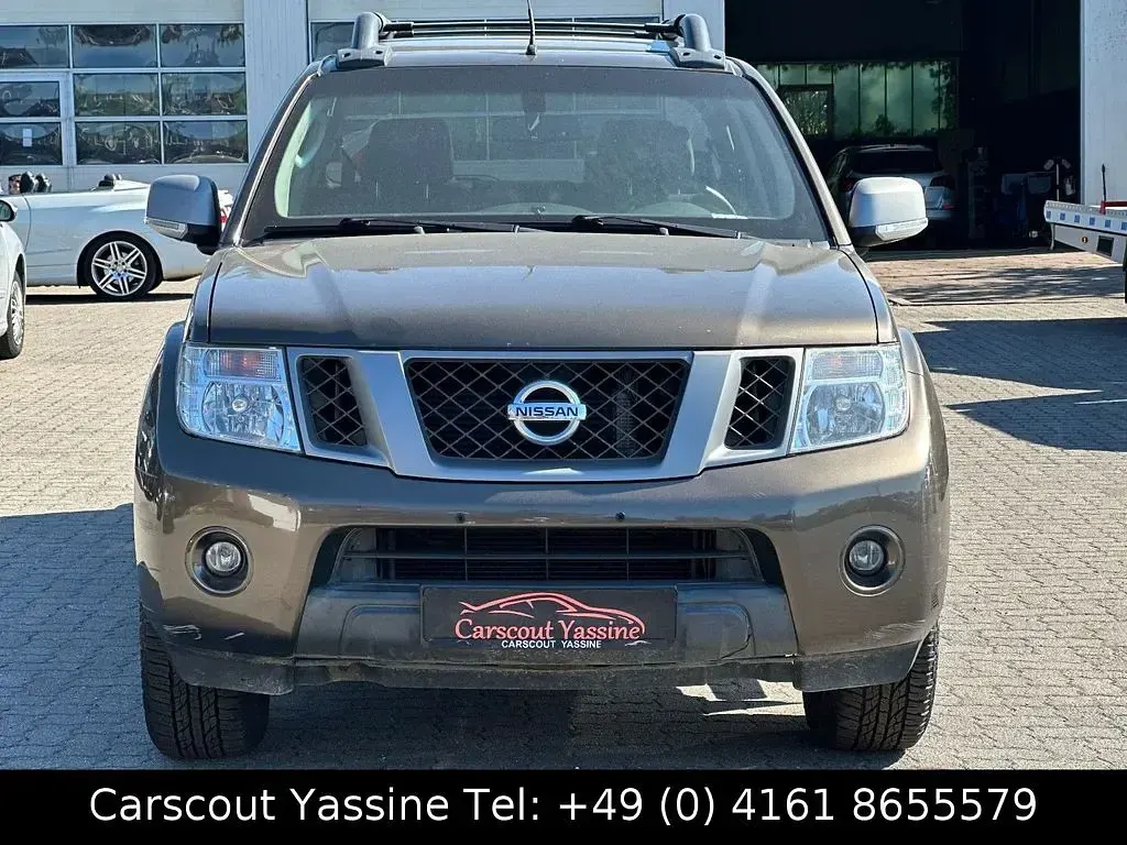 Gebraucht Nissan Navara Platinum 190 PS (139 kW) 2015 Braun Pickup