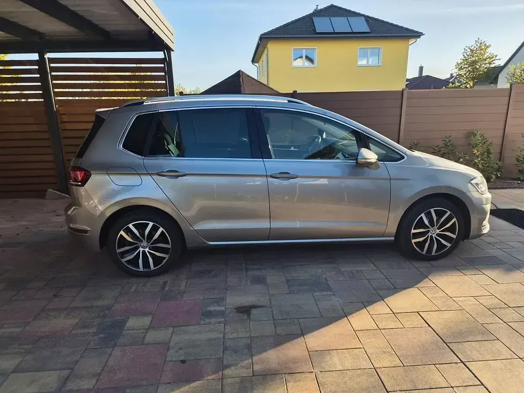Gebraucht VW Golf Sportsvan Highline 150 PS (110 kW) 2019 Silber Van / Kleinbus
