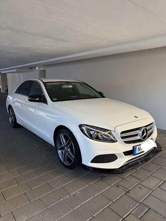 Weiß Gebraucht 2016 Mercedes C180 Avantgarde Limousine | 19.500 € (Fairer Preis) - Bild 1/4