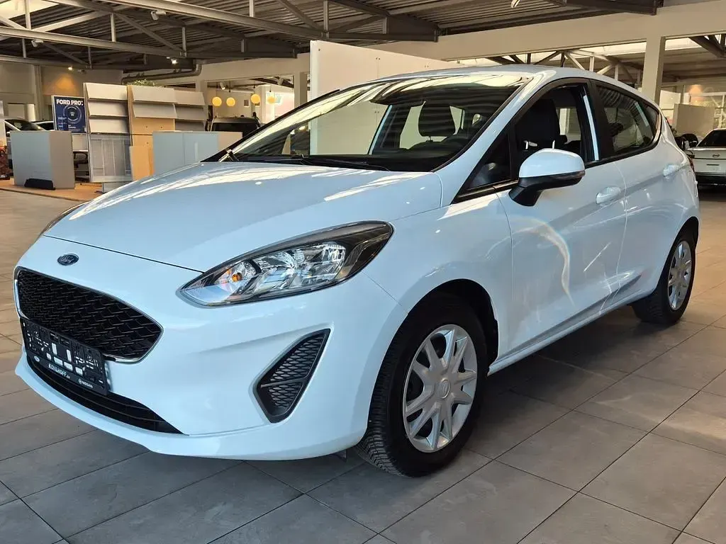 Gebraucht Ford Fiesta Trend 75 PS (55 kW) 2020 Frostweiß Kleinwagen
