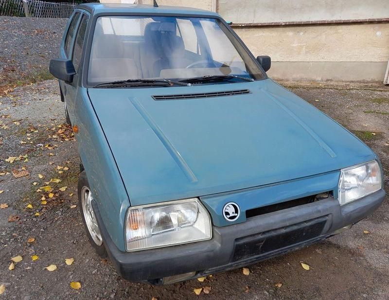 Gebraucht Skoda Favorit 54 PS (39 kW) 1991 Grau Limousine