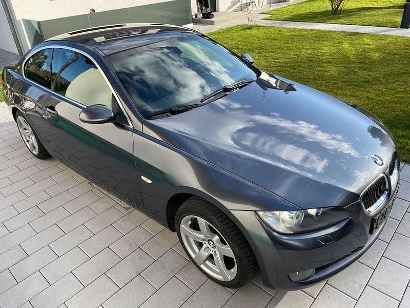 Gebraucht BMW 325 218 PS (160 kW) 2007 Grau Coupé