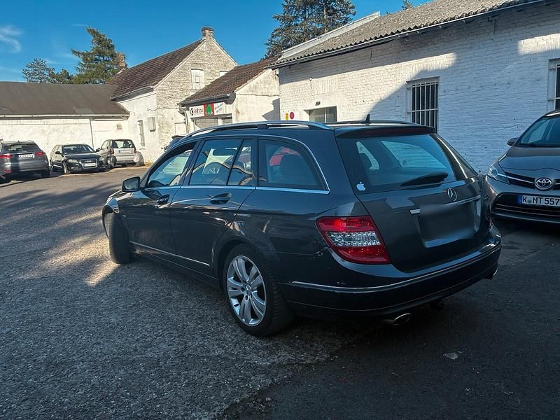 Gebraucht Mercedes C320 225 PS (165 kW) 2009 Grau Kombi