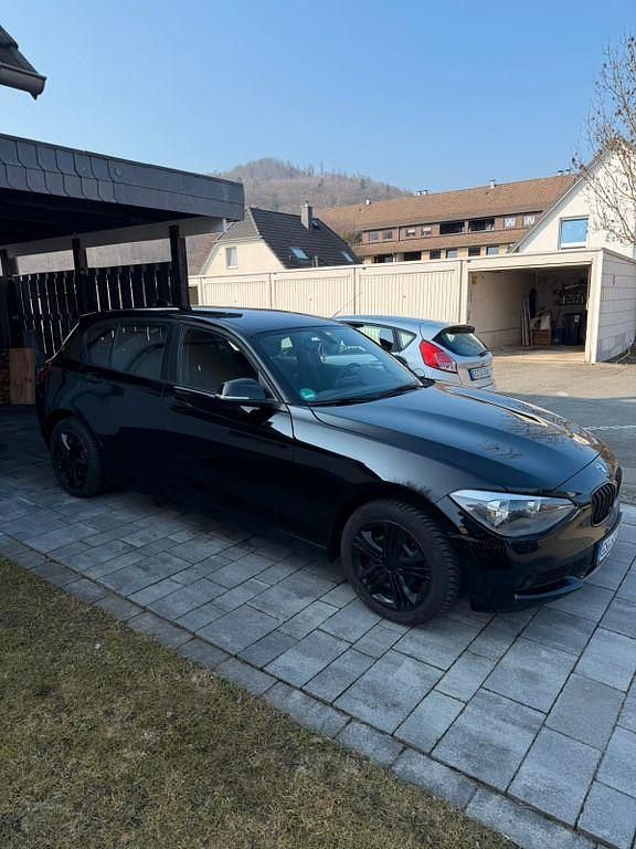 Gebraucht BMW 116 136 PS (100 kW) 2012 Schwarz Kleinwagen