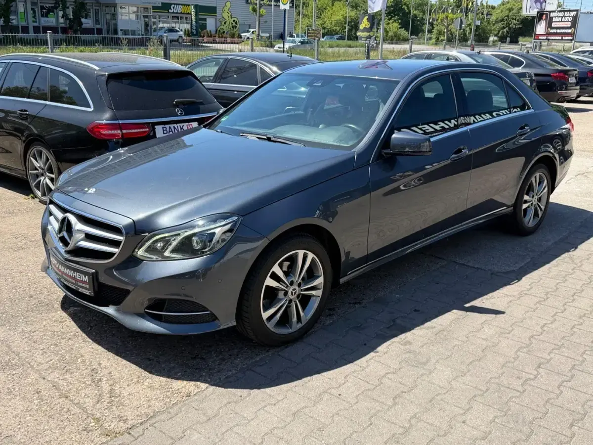 Gebraucht Mercedes E220 Avantgarde 170 PS (125 kW) 2014 Grau Limousine