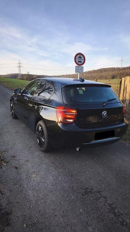 Gebraucht BMW 114 102 PS (75 kW) 2013 Schwarz Kleinwagen