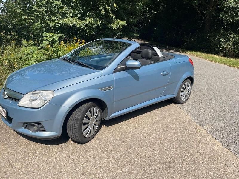 Blau Gebraucht 2004 Opel Tigra Cabrio | 1.250 € (Fairer Preis) - Bild 1/4