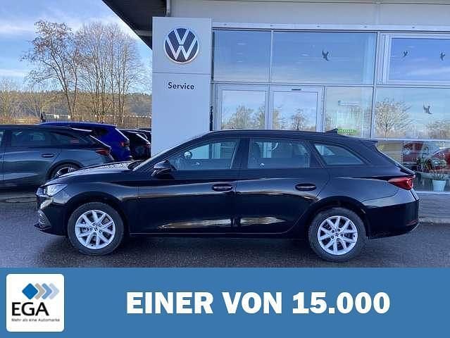 Schwarz metallic Gebraucht 2023 Seat Leon ST Style Kombi | 25.820 € (Fairer Preis) - Bild 1/4