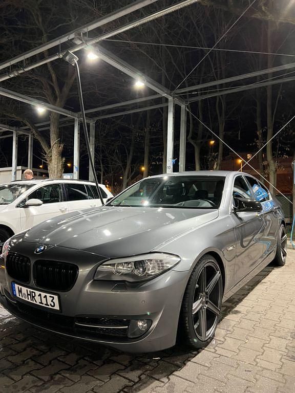 Gebraucht BMW 528 258 PS (189 kW) 2010 Grau Limousine