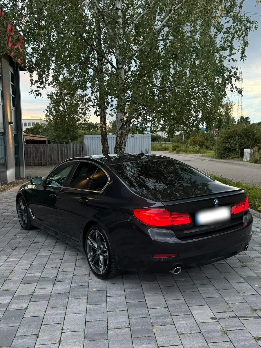 Gebraucht BMW 520 Sport Line 190 PS (139 kW) 2017 Grau Limousine
