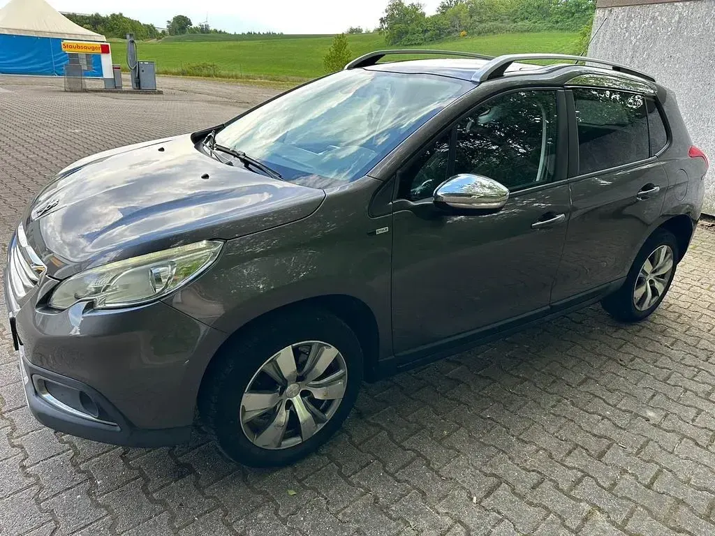 Gebraucht Peugeot 2008 Style 82 PS (60 kW) 2015 Braun SUV