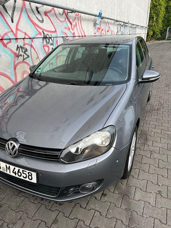 Grau Gebraucht 2011 VW Golf VI Team Limousine | 7.200 € (Fairer Preis) - Bild 1/4