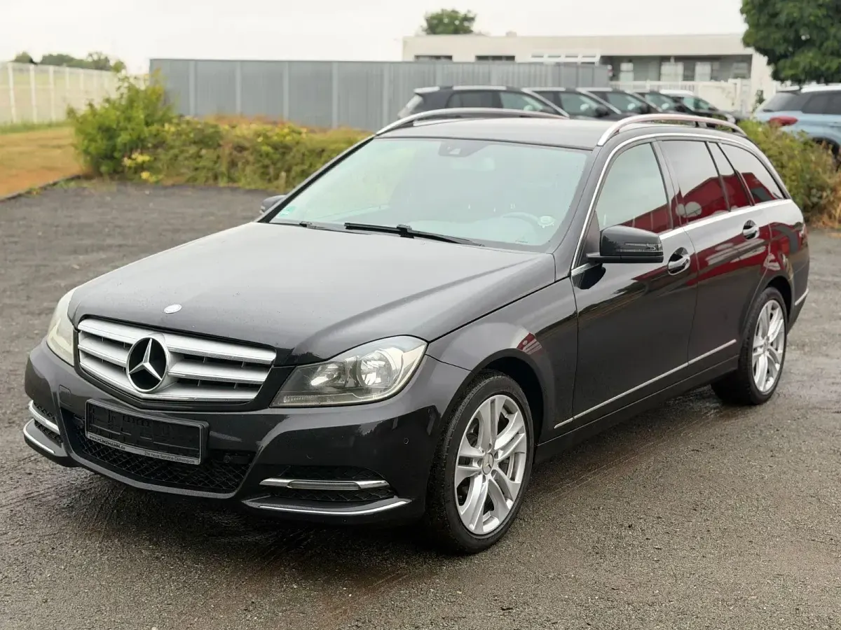 Gebraucht Mercedes C220 170 PS (125 kW) 2013 Schwarz Kombi