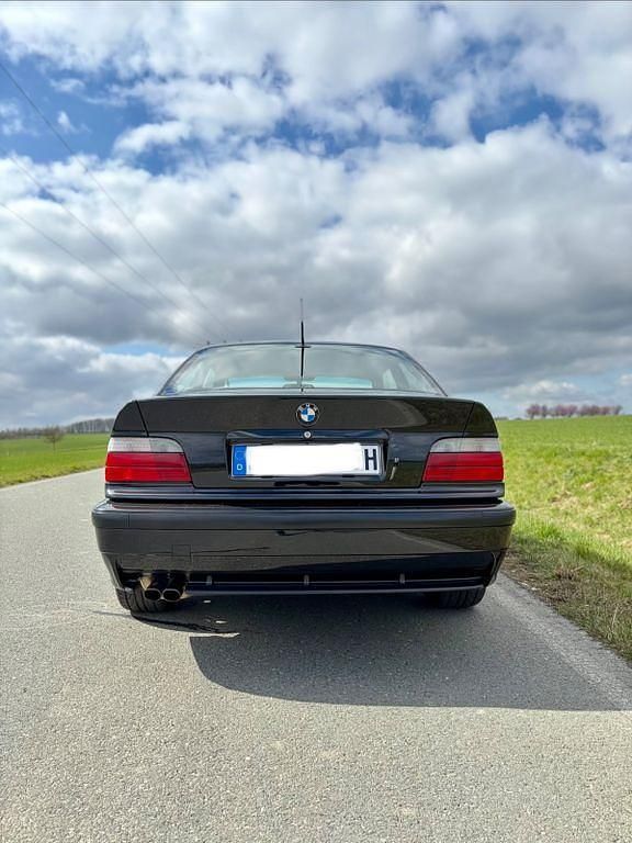 Gebraucht BMW 325 Performance 192 PS (141 kW) 1995 Schwarz Coupé