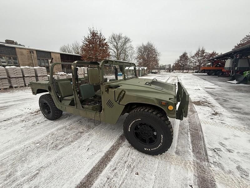 Grün Gebraucht 1988 Hummer H1 SUV | 35.000 € - Bild 1/4