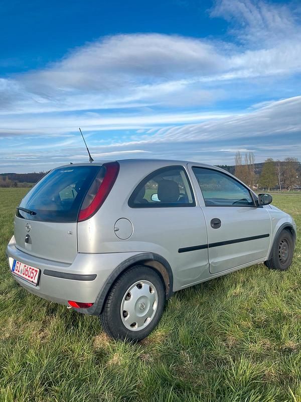 Usata Opel Corsa 75 CV (55 kW) 2004 Argento Utilitaria