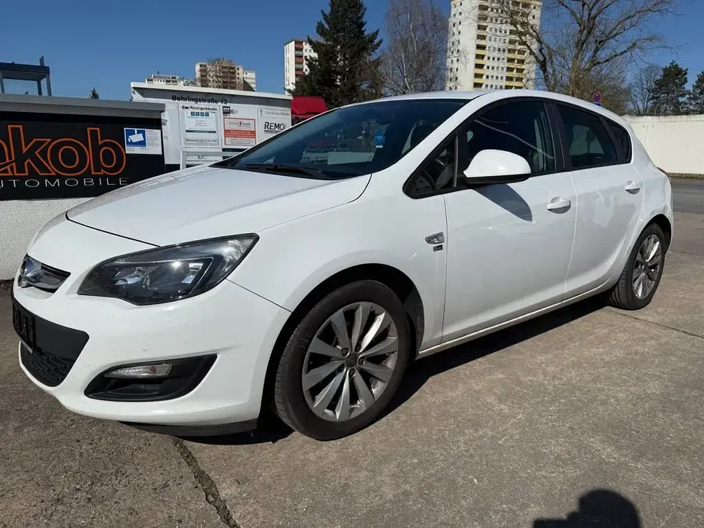 Brugt Opel Astra 140 HK (102 kW) 2012 Hvid Sedan