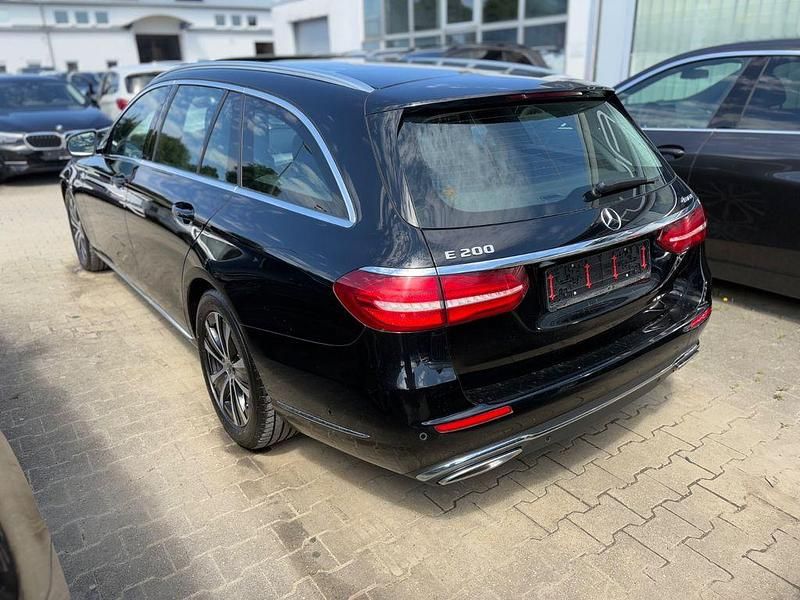 Gebraucht Mercedes E200 211 PS (155 kW) 2019 Schwarz Kombi