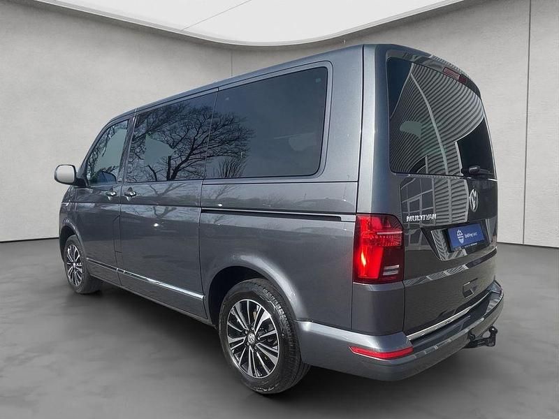Gebraucht VW Multivan 150 PS (110 kW) 2022 Grau Van