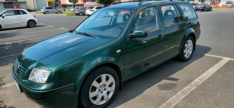 Grün Gebraucht 2000 VW Bora Highline Limousine | 1.499 € (Guter Preis) - Bild 1/4