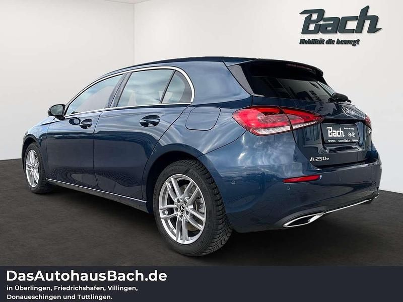 Gebraucht Mercedes A250 Progressive 218 PS (160 kW) 2021 Blau Limousine
