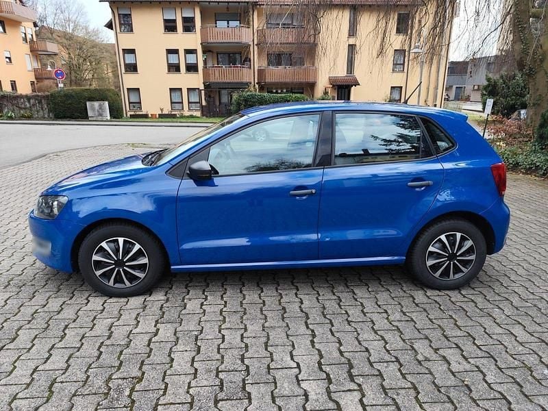 Gebraucht VW Polo 60 PS (44 kW) 2010 Blau Kleinwagen
