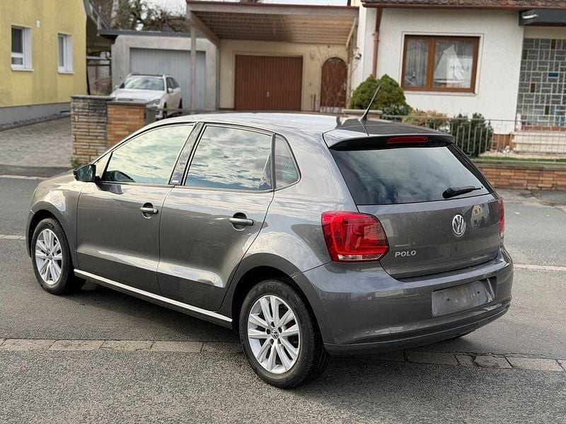 Gebraucht VW Polo Style 69 PS (50 kW) 2011 Grau Limousine