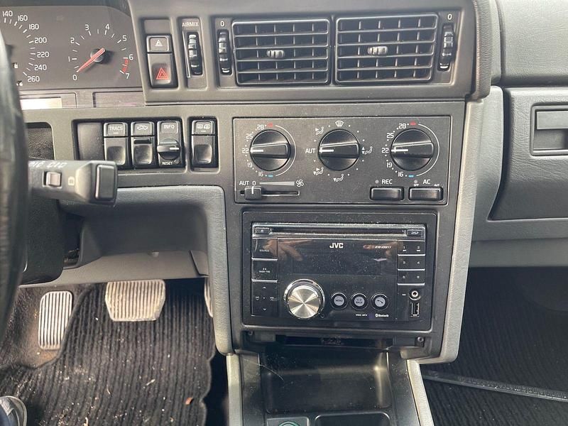 Second-hand Volvo 850 224 CP (164 kW) 1994 Albastru Break