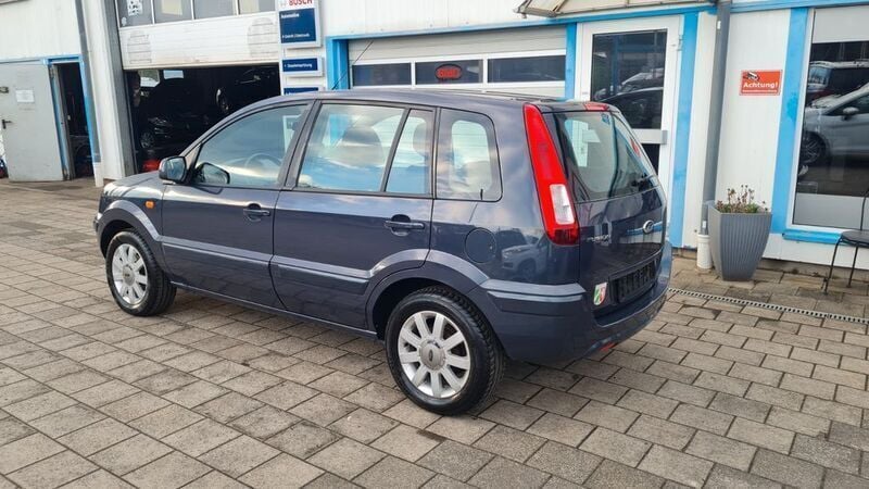 Gebraucht Ford Fusion Trend 80 PS (58 kW) 2012 Grau Limousine