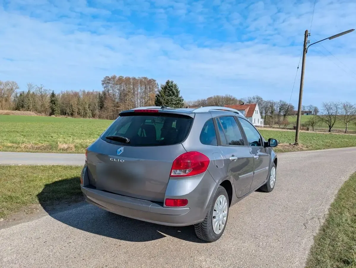 Gebraucht Renault Clio GrandTour Dynamique 75 PS (55 kW) 2010 Grau Kombi