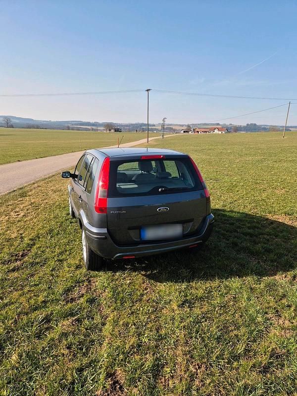 Gebraucht Ford Fusion 80 PS (58 kW) 2005 Grau Kleinwagen