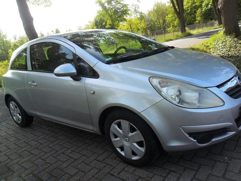 Gebraucht Opel Corsa Edition 80 PS (58 kW) 2008 Silber Kleinwagen