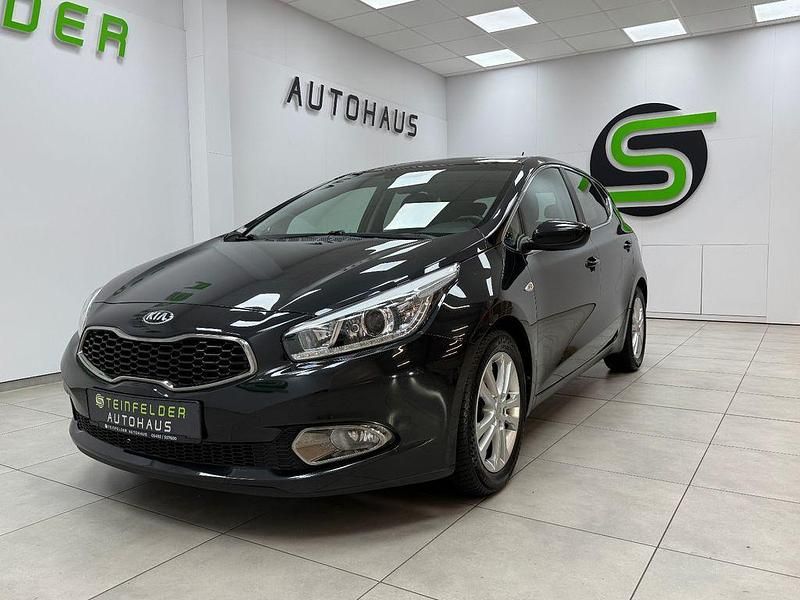 Gebraucht Kia Ceed DREAM-TEAM Edition 128 PS (94 kW) 2015 Schwarz Kleinwagen