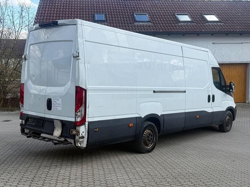 Gebraucht Iveco Daily 116 PS (85 kW) 2018 Weiß Van / Kleinbus