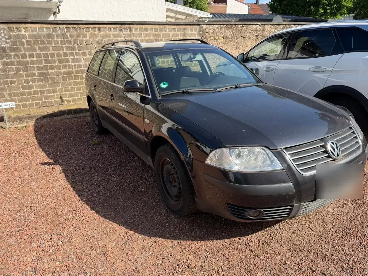 Gebraucht VW Passat 131 PS (96 kW) 2003 Schwarz Kombi