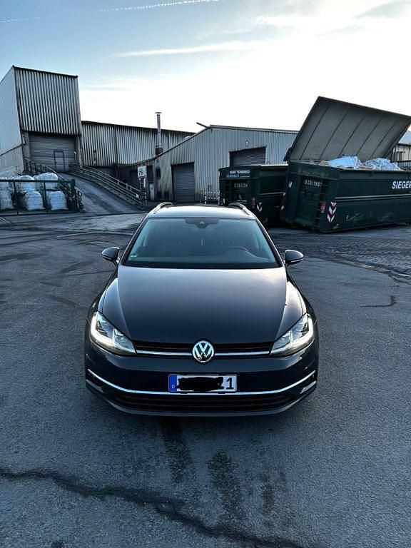 Gebraucht VW Golf VII Highline 150 PS (110 kW) 2019 Grau Kombi