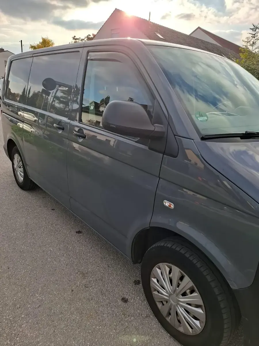 Gebraucht VW Transporter 143 PS (105 kW) 2015 Grau Van
