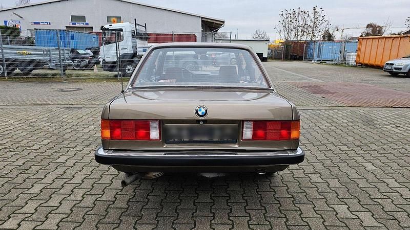 Gebraucht BMW 325 122 PS (89 kW) 1985 Gelb Limousine
