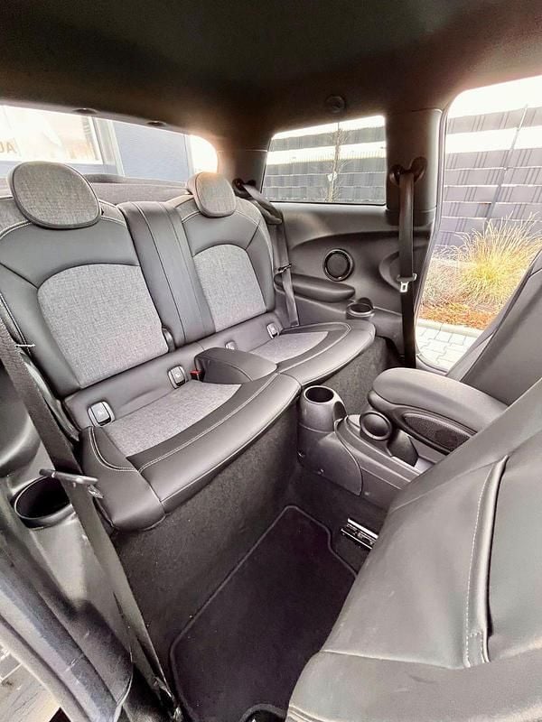 Gebraucht Mini Cooper SE Classic 135 kW (184 PS) 2021 Schwarz Kleinwagen