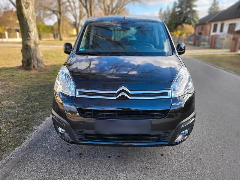 Gebraucht Citroën Berlingo SELECTION 98 PS (72 kW) 2018 Schwarz Van / Kleinbus