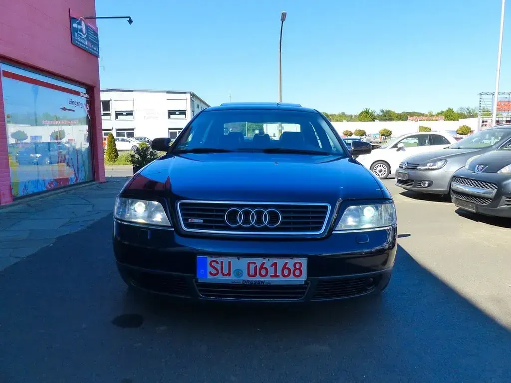 Używany Audi A6 S-Line 150 KM (110 kW) 1999 Niebieski Sedan/Limuzyna