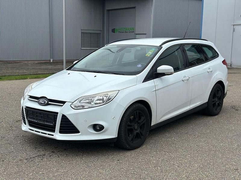 Weiß Gebraucht 2014 Ford Focus SYNC Edition Limousine | 5.650 € (Fairer Preis) - Bild 1/4
