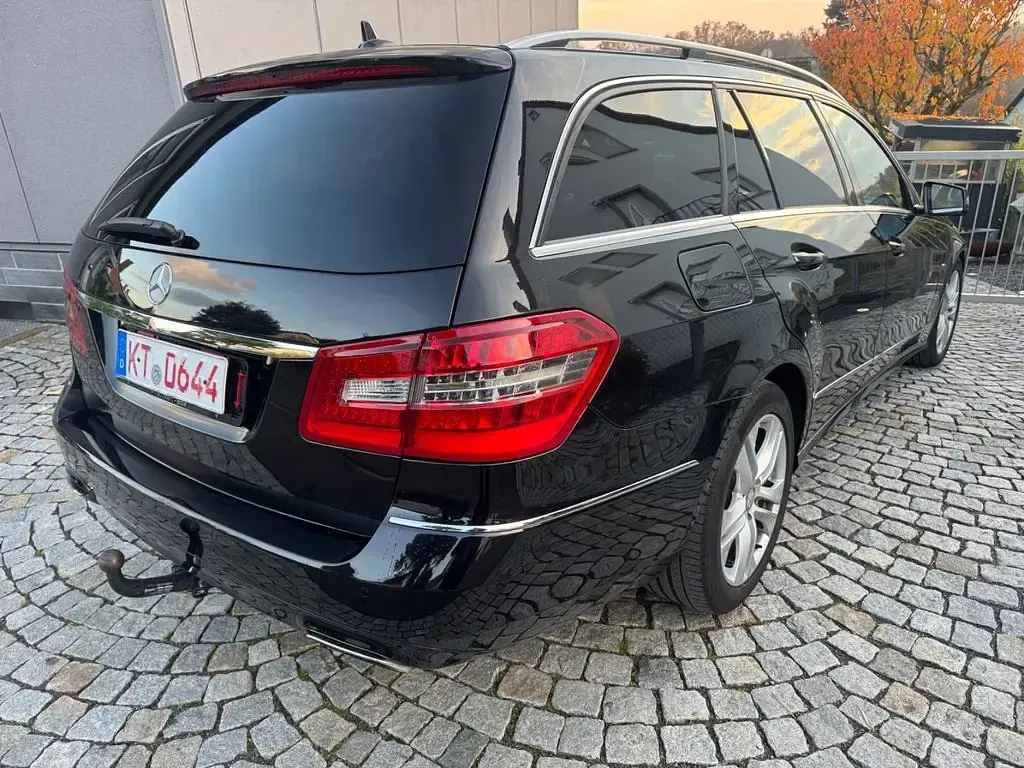 Usata Mercedes E200 184 CV (135 kW) 2011 Nero Station wagon