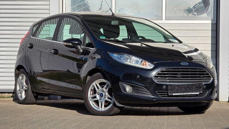Gebraucht Ford Fiesta Titanium 101 PS (74 kW) 2014 Schwarz Kleinwagen
