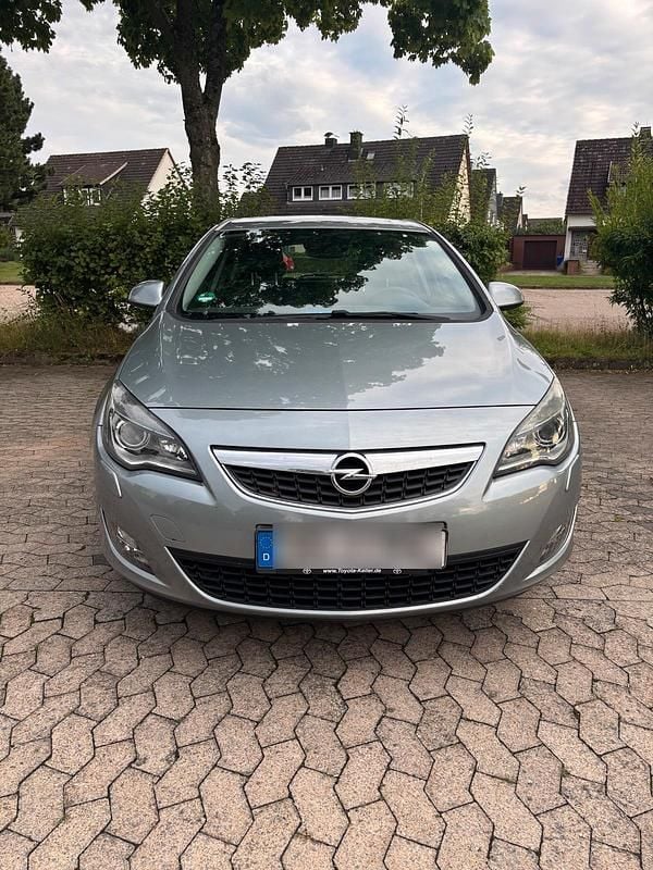 Blau Gebraucht 2010 Opel Astra Limousine | 3.800 € (Guter Preis) - Bild 1/4