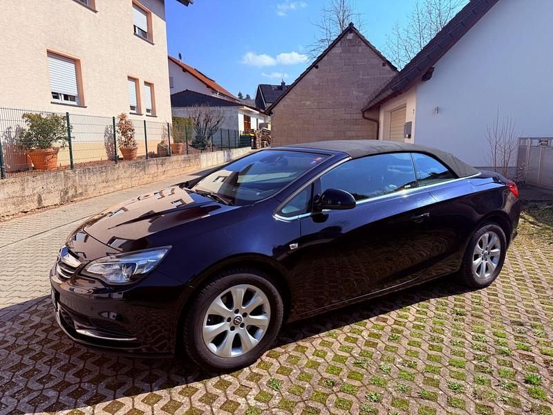 Gebraucht Opel Cascada Edition 170 PS (125 kW) 2017 Blau Cabrio