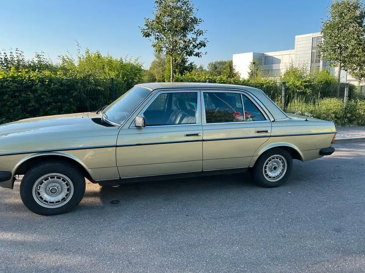Gebraucht Mercedes E300 88 PS (64 kW) 1981 Beige Limousine